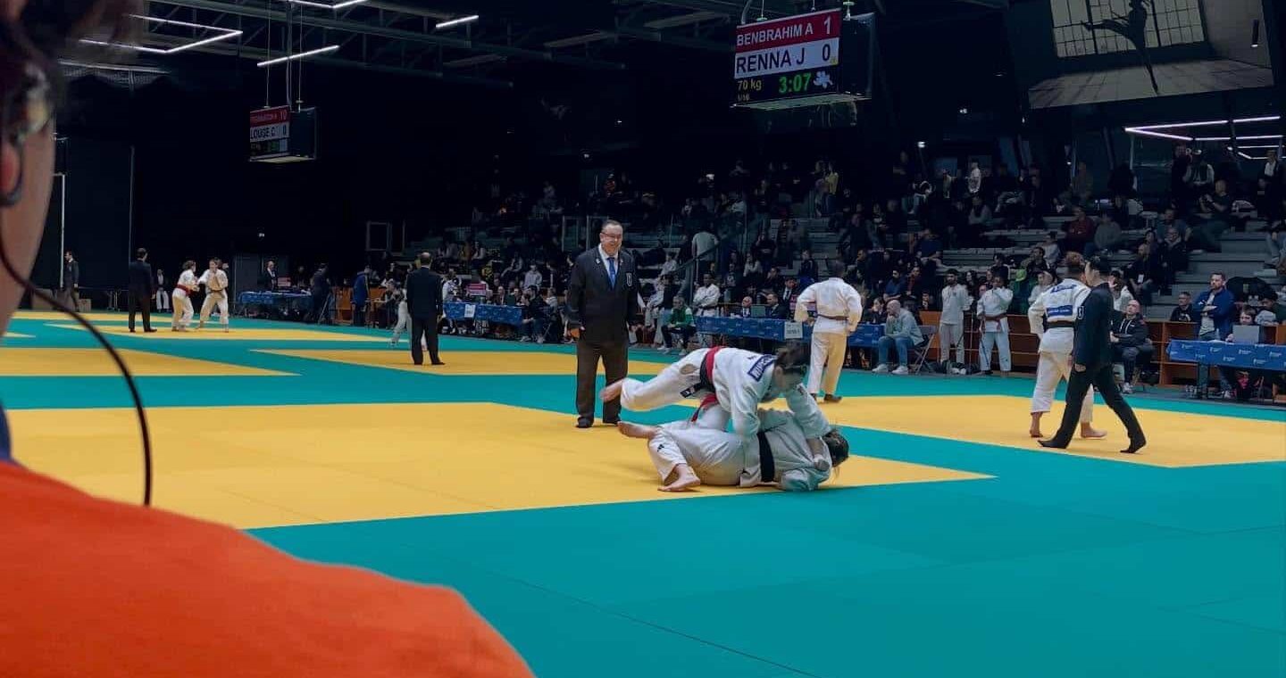 Secouriste en poste au judo à Lormont